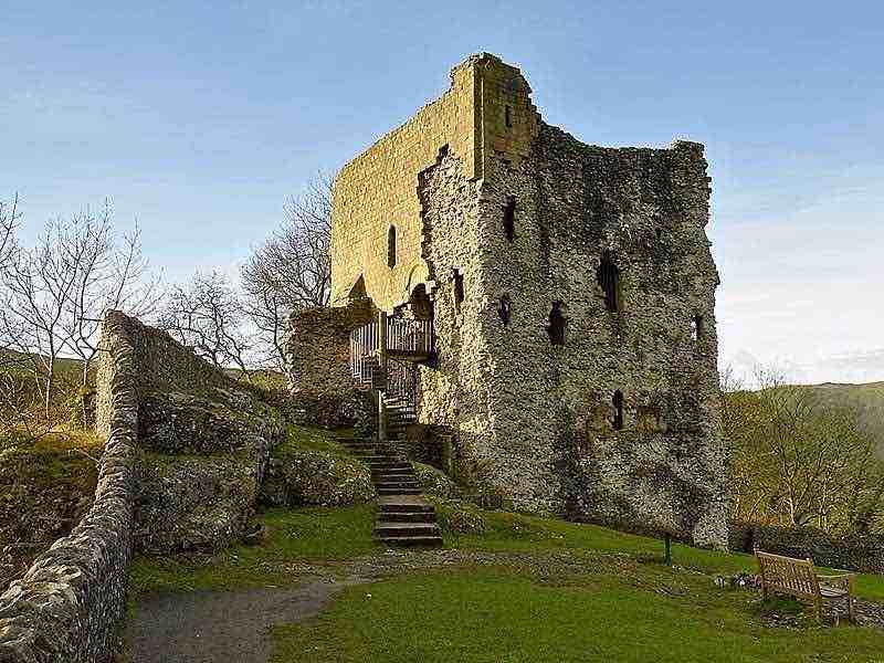 A Guide To The Historic Houses And Castles Of Derbyshire - Peveril Castle