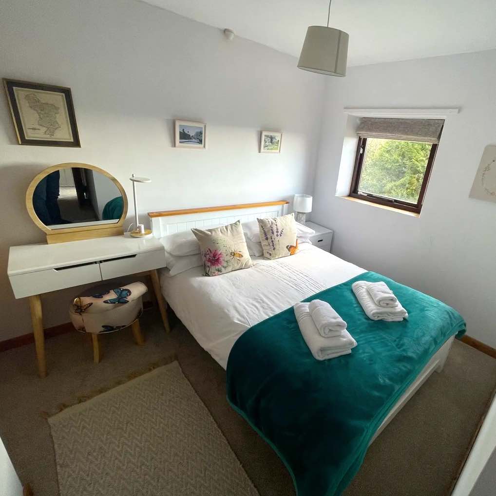 hall farm holiday cottages - wetton