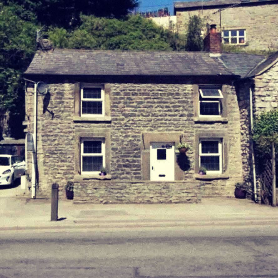Peak District Holiday Cottage Review | THE WAYSIDE